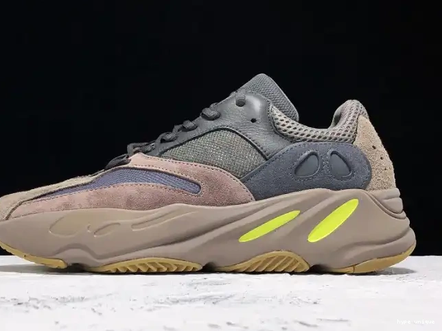 hype Runner Yeezy "Mauve" Adidas Boost 700 EE9614 0602